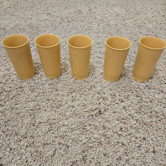Vintage Tupperware Tumblers Cups #873-31 - 12oz Set Of 5 Yellow - Picture 1 of 4